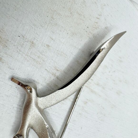 Vintage Silver Tone Flying Seagull Brooch Pin Coastal Beachy - Picture 3 of 6